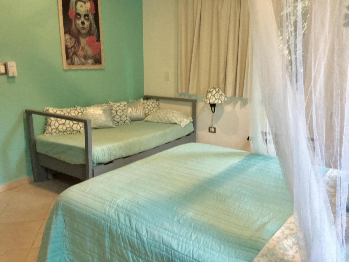 Esquina De La Felicidad de PLAYACAR Bed and Breakfast Playa del Carmen Exterior foto